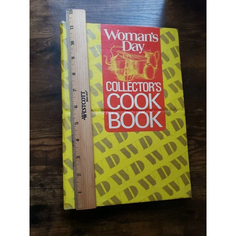 Woman's Day Collectors Cookbook VINTAGE 1970 Yellow Hardcover  Binder Ephemera